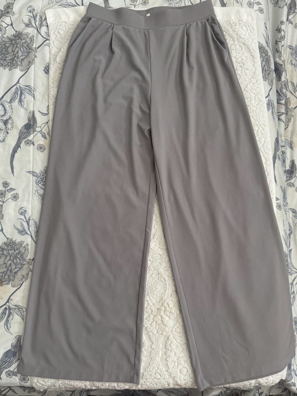 HALARA Wide Leg Pull-On Pants in Gray